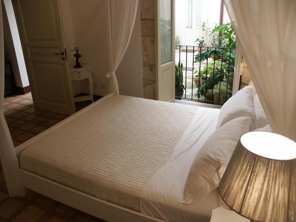 La Via Della Giudecca Bed & Breakfast Syracuse Phòng bức ảnh
