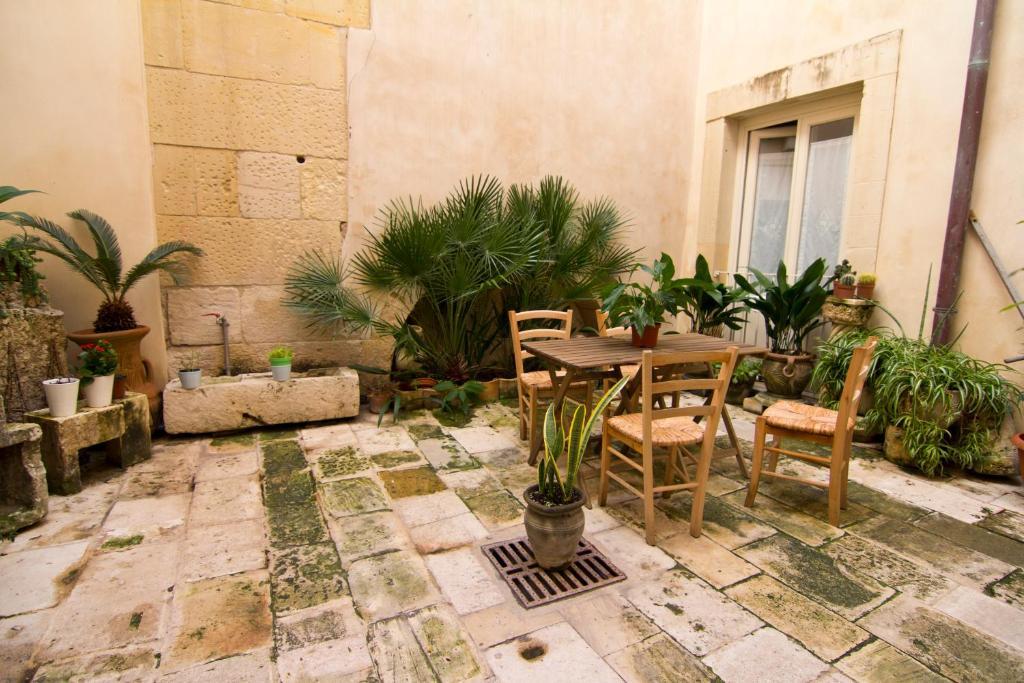 La Via Della Giudecca Bed & Breakfast Syracuse Phòng bức ảnh